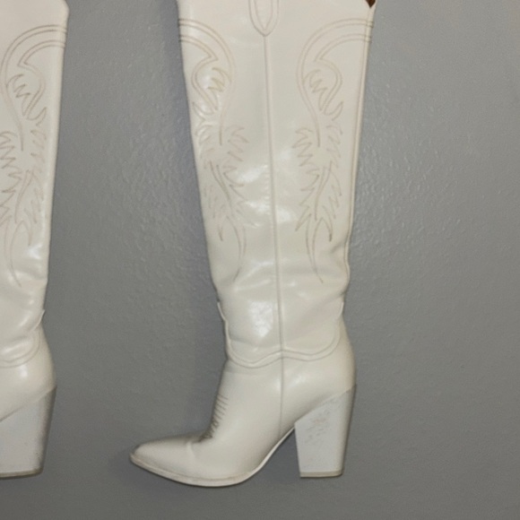 Chic White Western Knee-High Boots - Picture 6 of 16